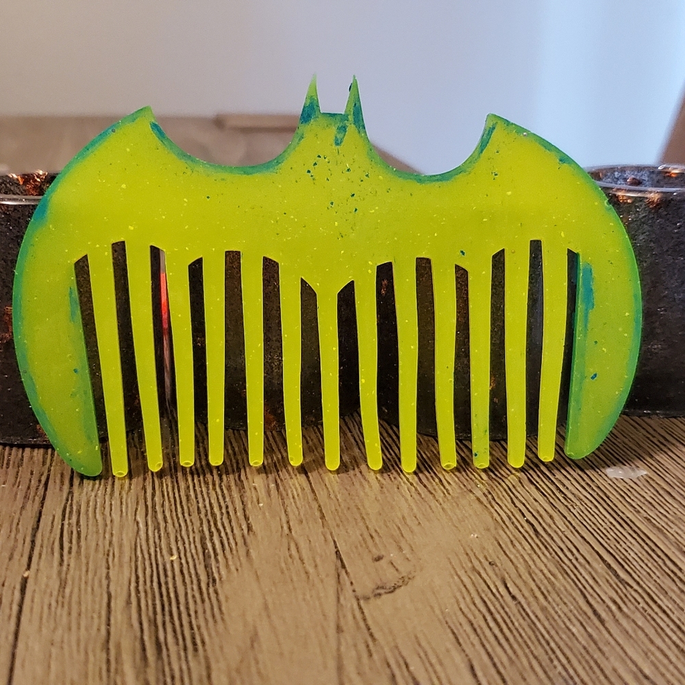 Batman comb